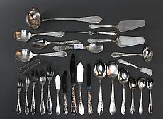 Ménagère à couverts en argent de style Louis XV  -  Poinçon allemand 800 millièmes  -  Poids : 5.700